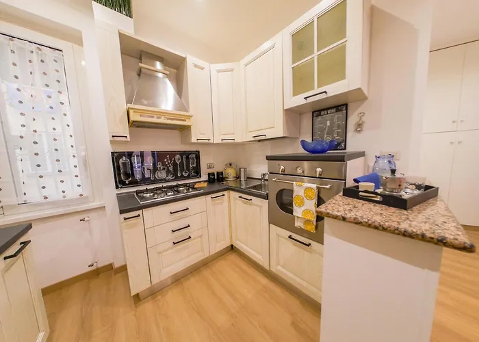 Chic Modern 2-bedroom Near Metro *